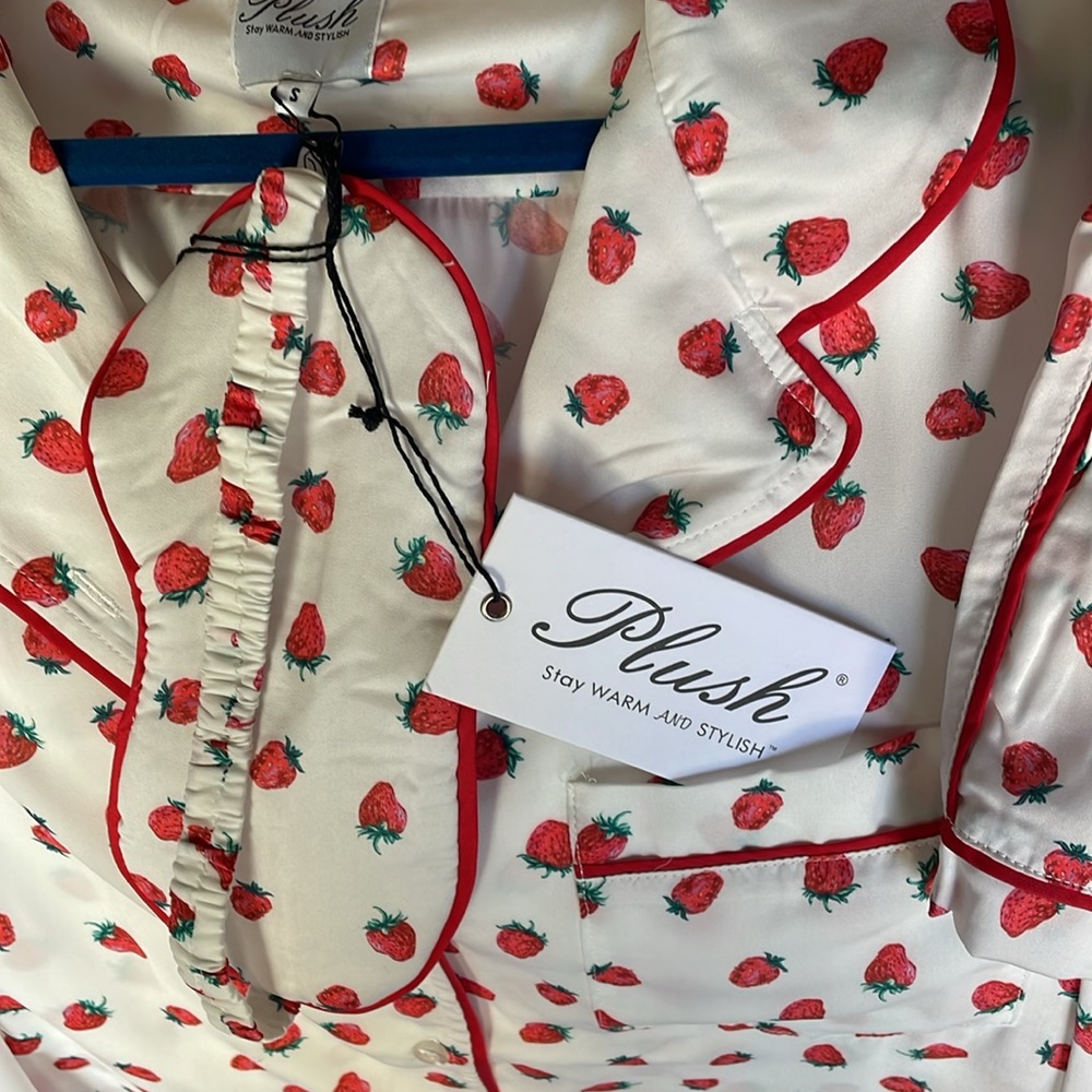NWT silky Strawberry pajama & eye mask set
